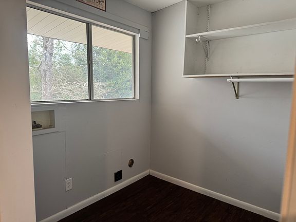 5th image of 334 Clairmont Dr