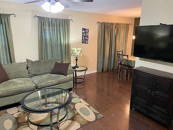 Upstairs Living Room 