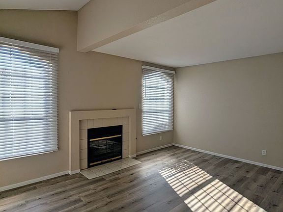 4th image of 1021 Grammy Dr