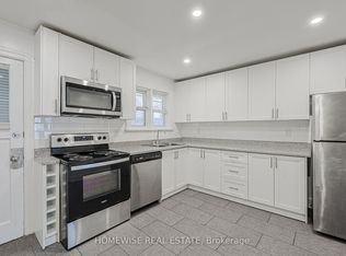 366 Mary St N #4, Oshawa, ON L1G 5C8