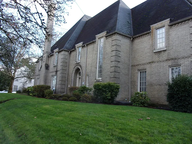 096 - Old Pi Phi House - 3002 NW Harrison Blvd. Corvallis, OR 97330 — Photo 5