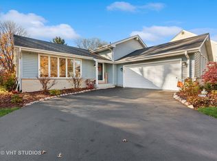 72 Drendel Ln, Naperville, IL 60565