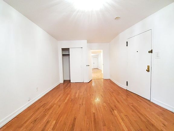 3rd image of 64 Edgecombe Ave APT 1