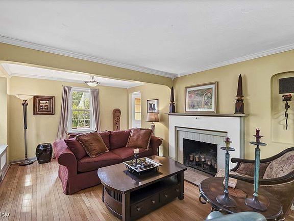 2nd image of 120 Forest Blvd