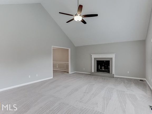 4th image of 139 Radford Cir SW