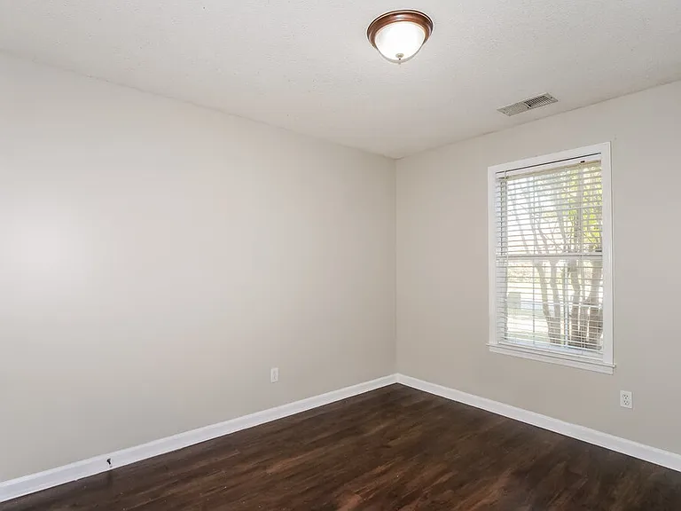 115 Winding Creek Dr — Photo 12