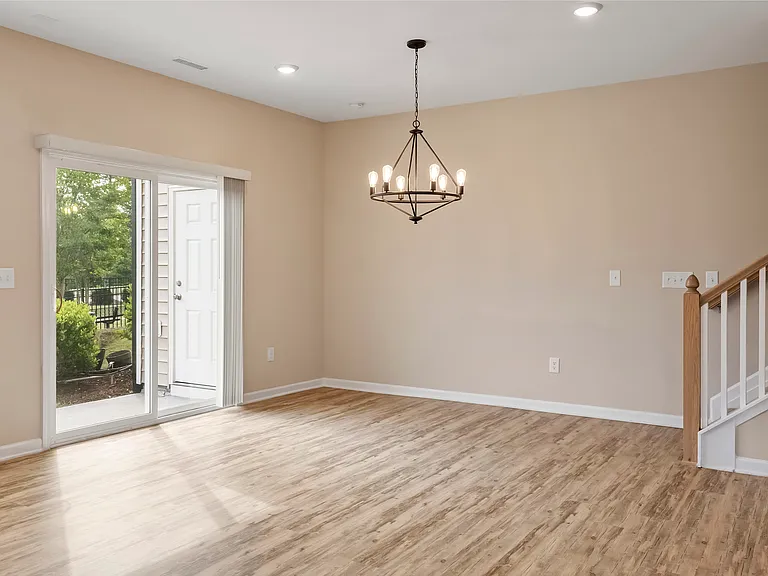 210 Adobe Pl — Photo 14