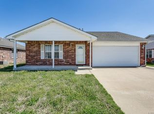 905 Redwood Dr, Pryor, OK 74361