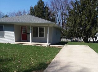 414 E Lincoln St, Mount Morris, IL 61054