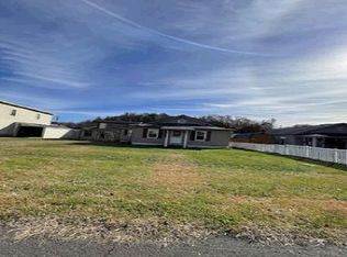 8506 Hickory St, Pound, VA 24279