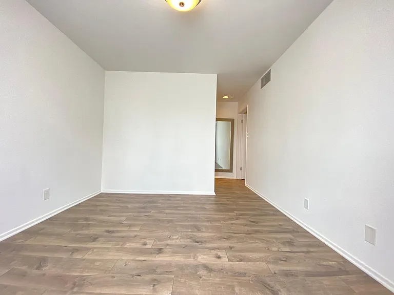 1515 Oak St #34 — Photo 20