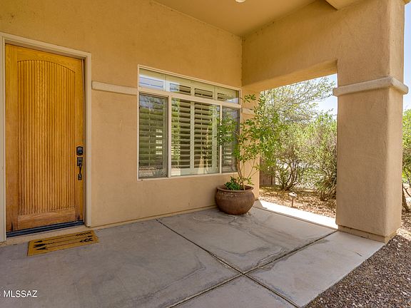 2nd image of 4172 N Sunset Cliff Dr