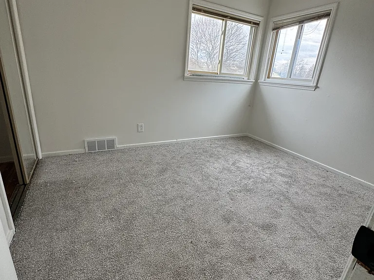 1700 Marilyn Ave — Photo 4