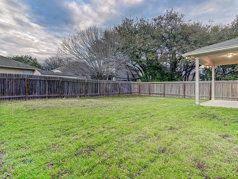 1808 McClannahan Dr — Photo 15