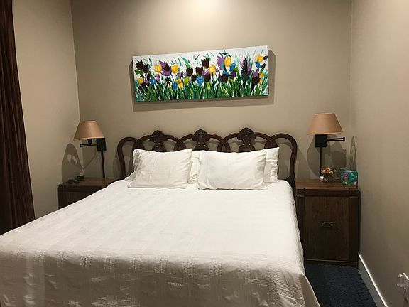 King size bed