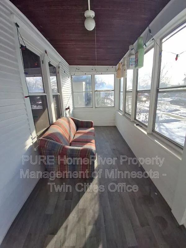 3 bed, 2.0 bath, 1154 sqft, $2,149 — Photo 2