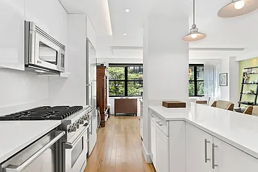 Rented by R New York