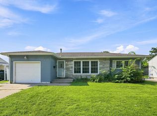 550 E 28th Ave, Moline, IL 61265