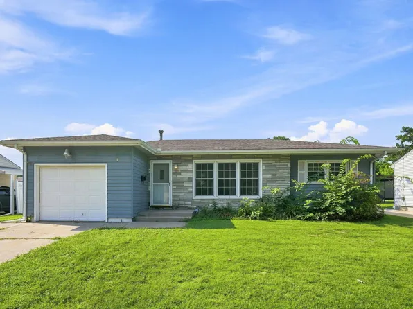 550 E 28th Ave, Moline, IL 61265