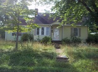 1066 3rd Street Dr NE, Hickory, NC 28601