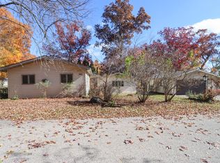 N3216 University Rd, Lake Geneva, WI 53147