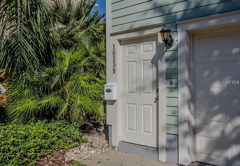 1055 Banks Rose St — Photo 2