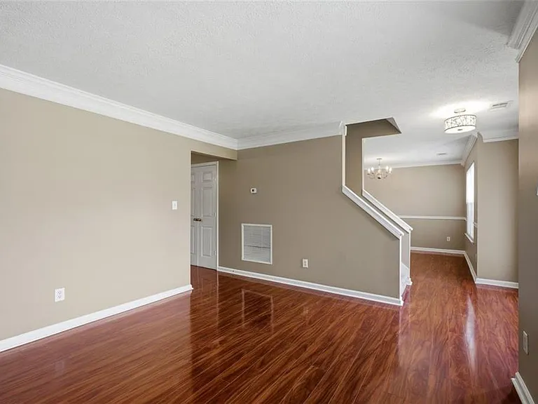 800 Revena Dr — Photo 8