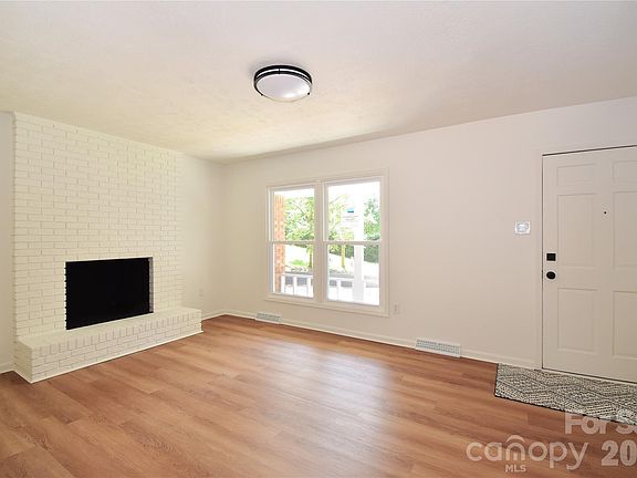 5th image of 19 S Ridge Pl