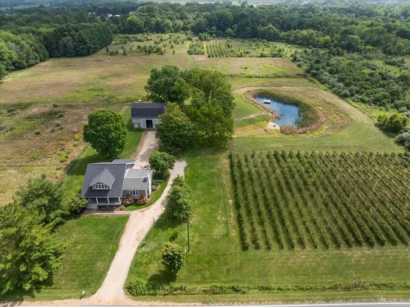 8351 Jericho Rd, Bridgman, MI 49106