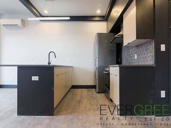 3rd image of 370 Throop Ave Floor 4