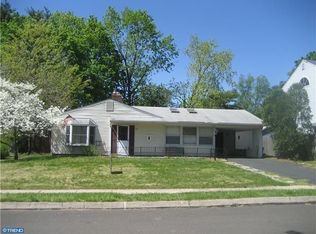 97 Friendly Ln, Levittown, PA