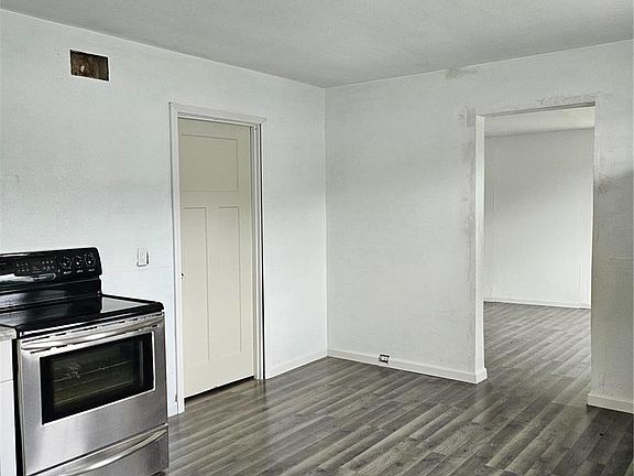 4th image of 9658 Diamond Dr
