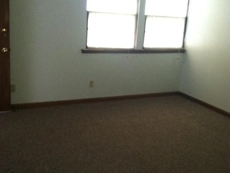 604 S University Ave #B — Photo 2