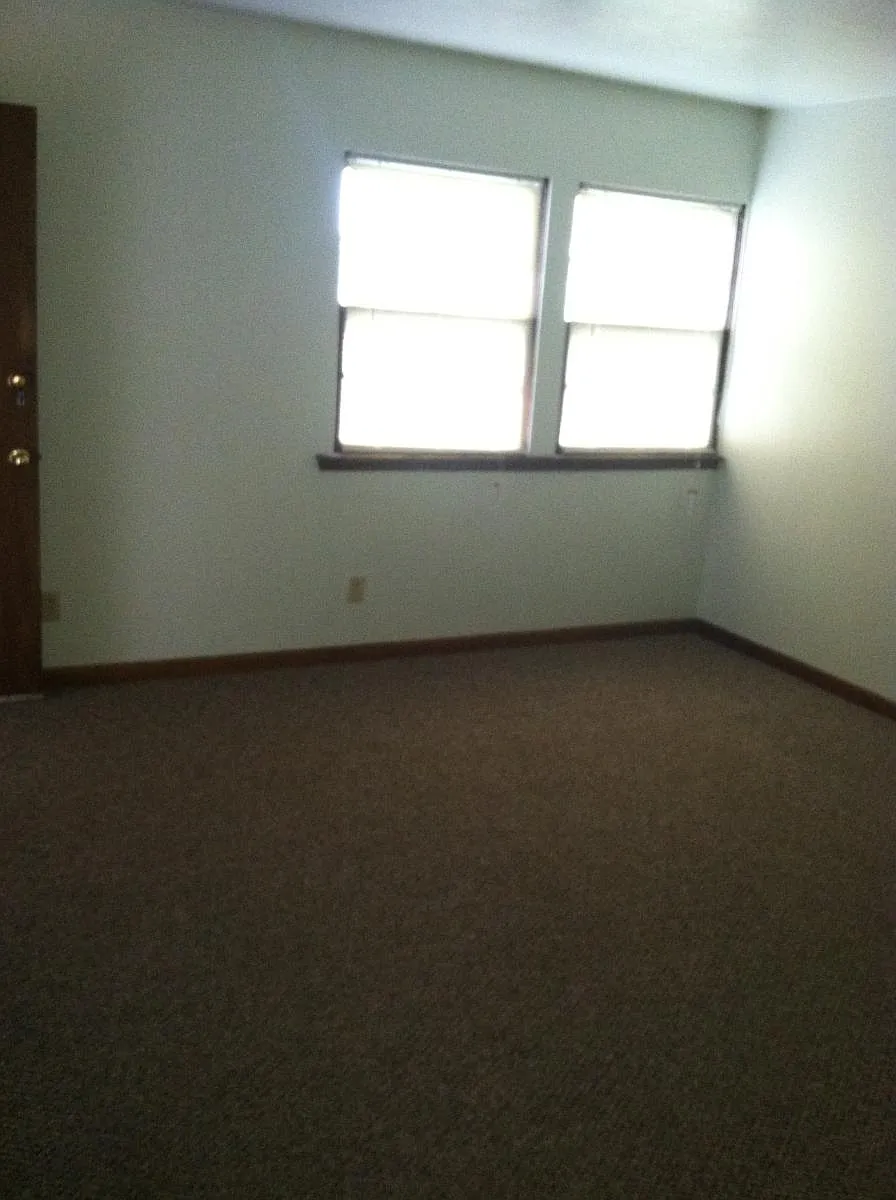 Building Photo - 604 S University Ave #B