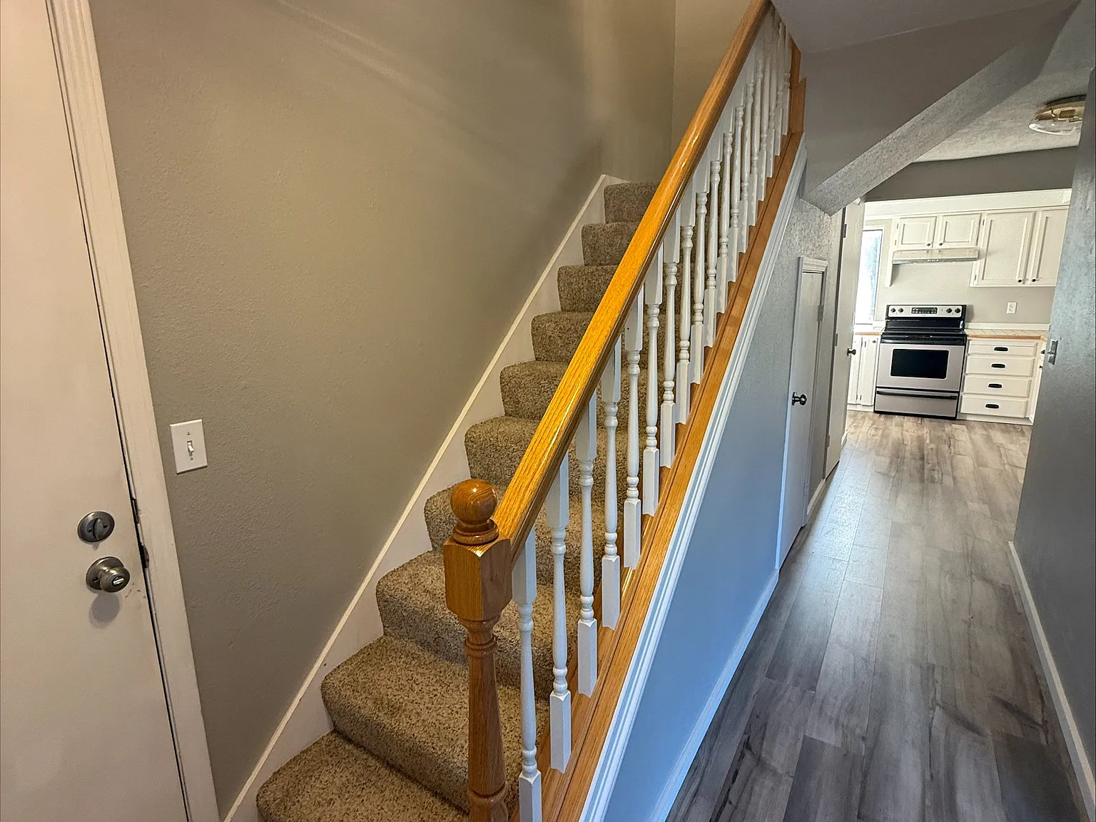3 bed, 2.5 bath, 1300 sqft, $2,800 — Photo 2