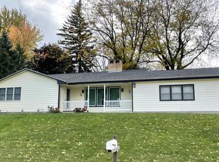 784 Highland Rd, Windom, MN 56101