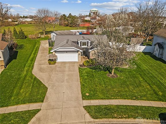 5th image of 383 Winterset Dr
