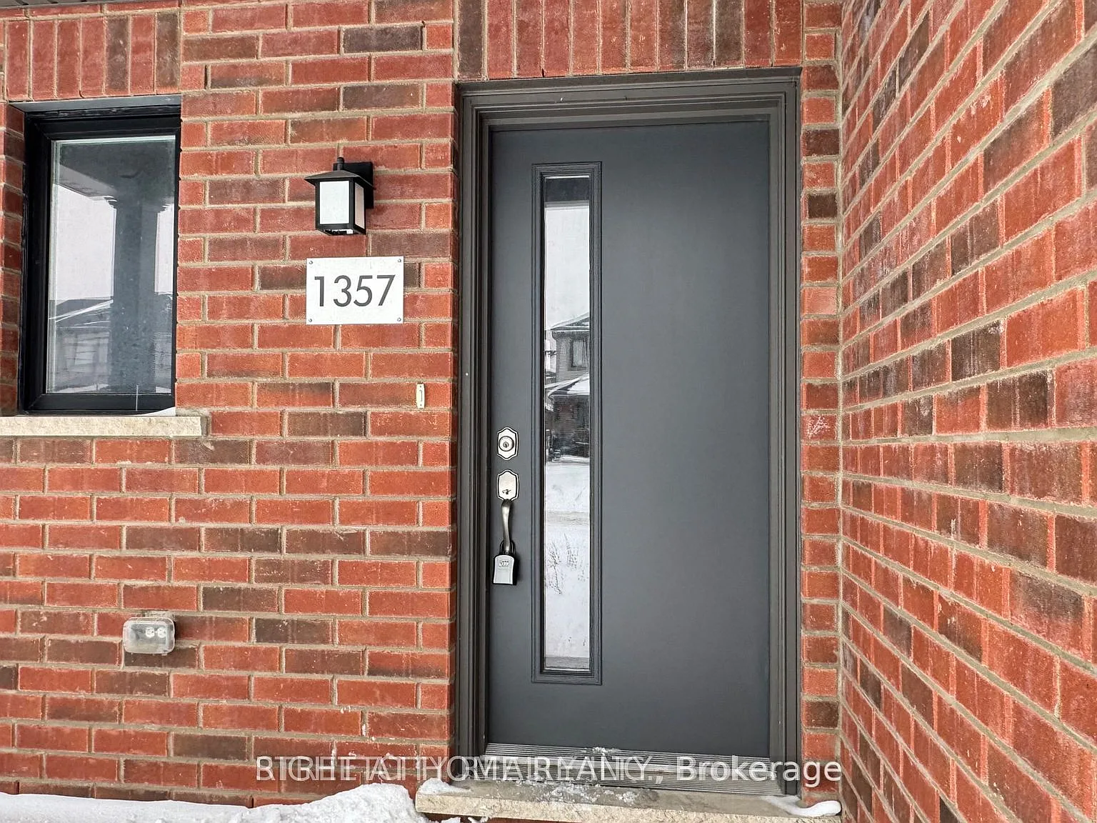 5 bed, $2,800 — Photo 2