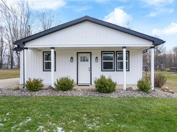 2351 Heston Dr, Lake Milton, OH 44429