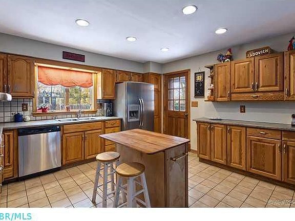 2nd image of 3709 Seaford Dr
