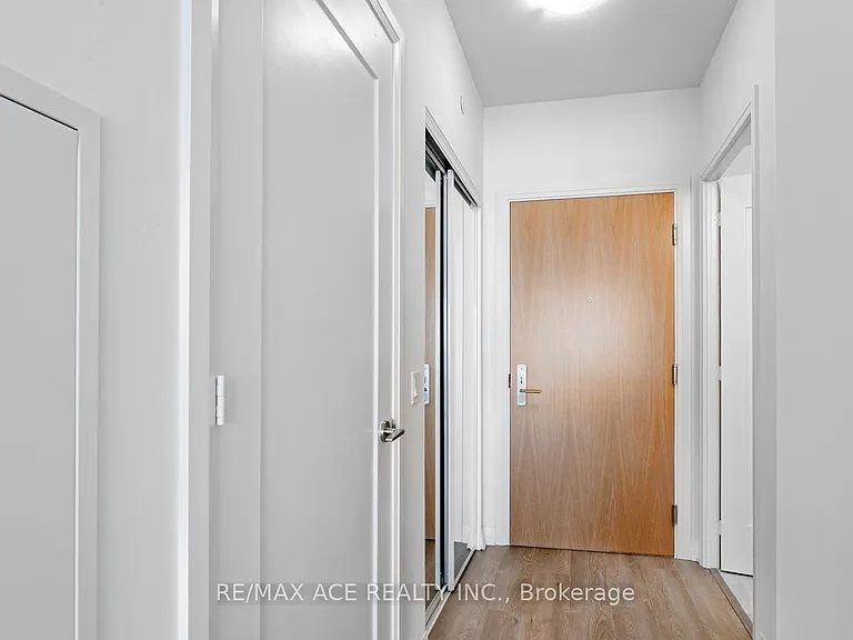 8960 Jane St #2318 — Photo 6