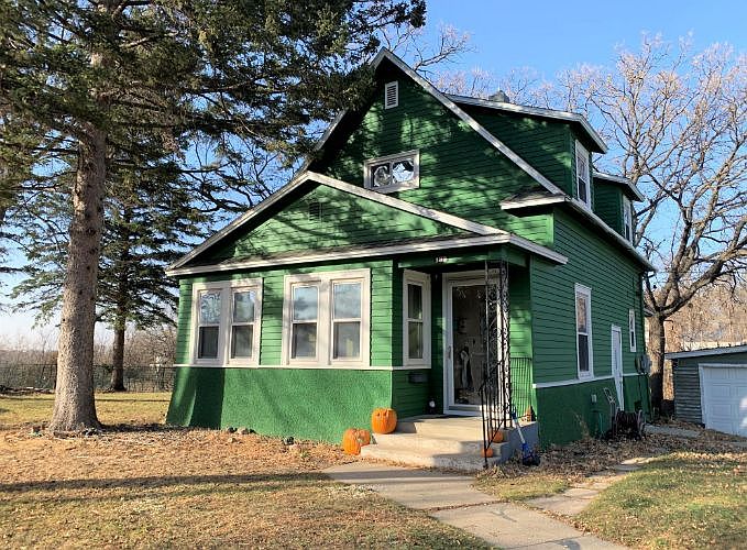 1st image of 133 Grove Ave