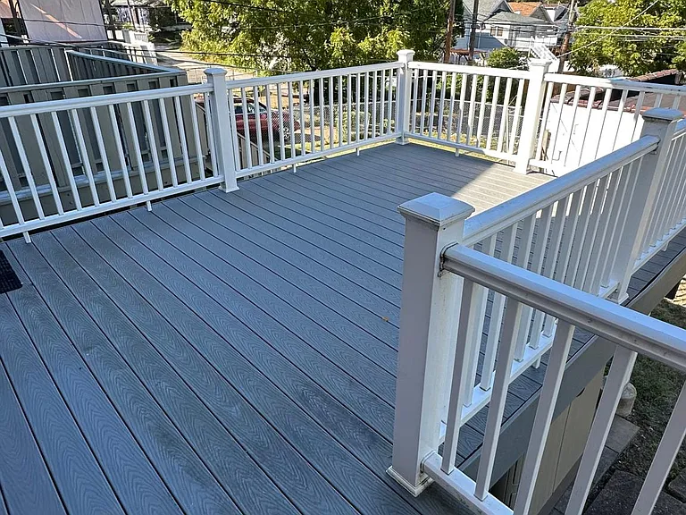 Large deck-perfect for outdoor entertaining