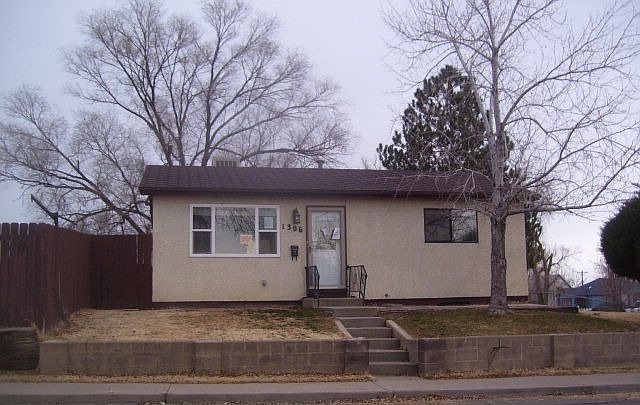 1st image of 1306 N La Crosse Ave