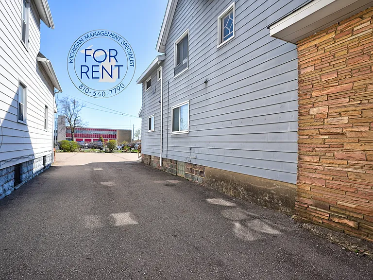 310 E Court St #1 — Photo 30