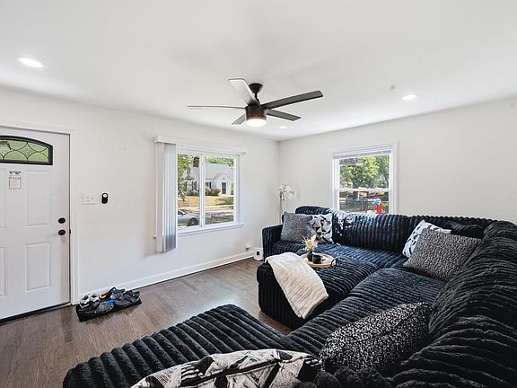 3rd image of 4555 N 39th STREET