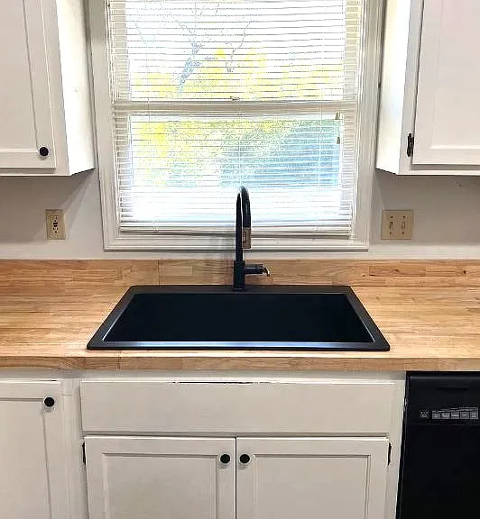 821 W Rosewood Dr — Photo 5
