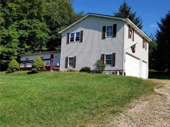 7373 Orchardview Dr SE, East Canton, OH 44730