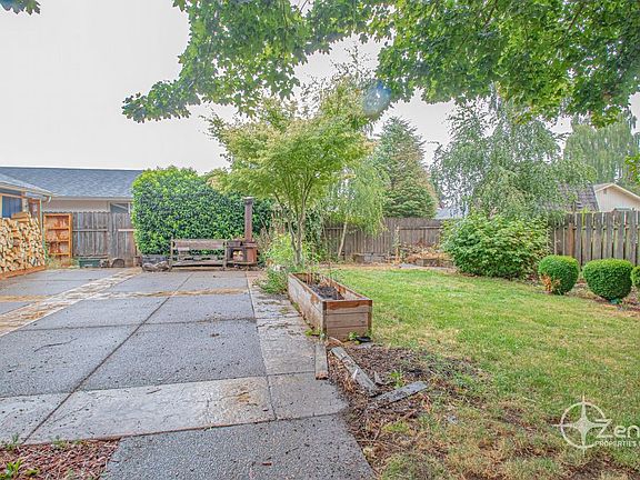 5th image of 14605 SE 13th St