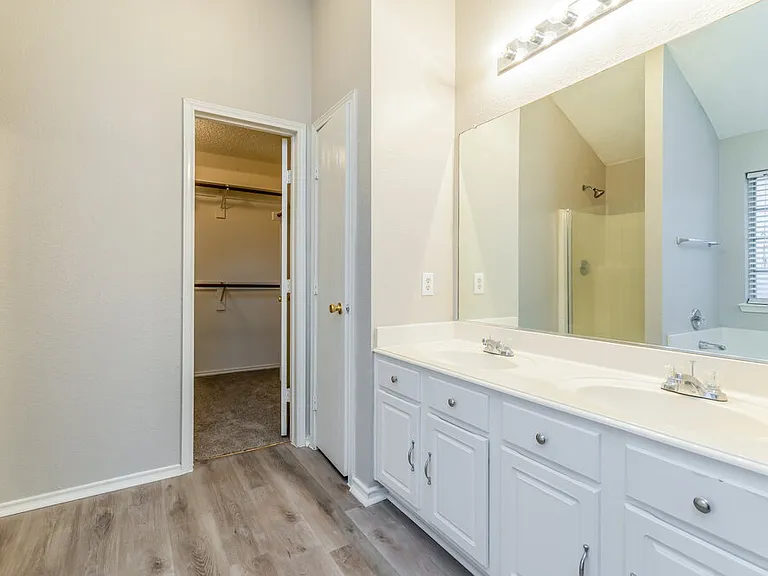 813 Edgehill Rd — Photo 12